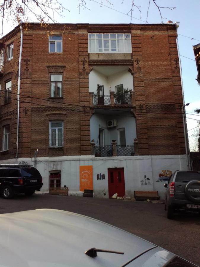200 Metres From Rustaveli Avenue Appartamento Tbilisi Esterno foto